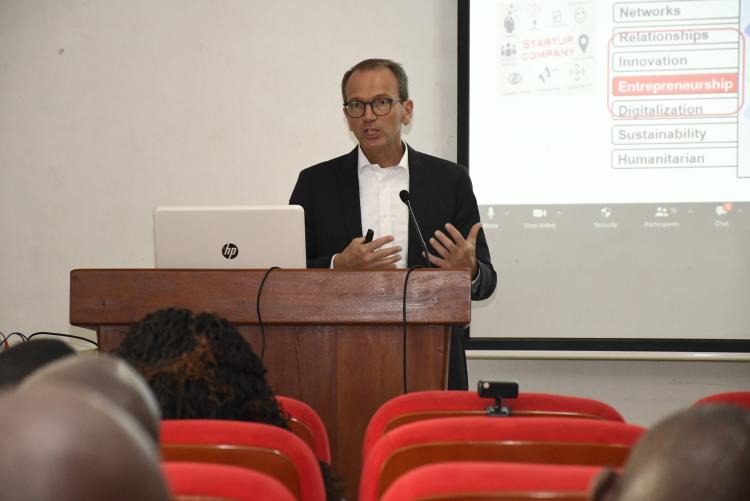 Prof. Stephan Wagner giving a lecture at the University of Nairobi, Faculty of Business. 